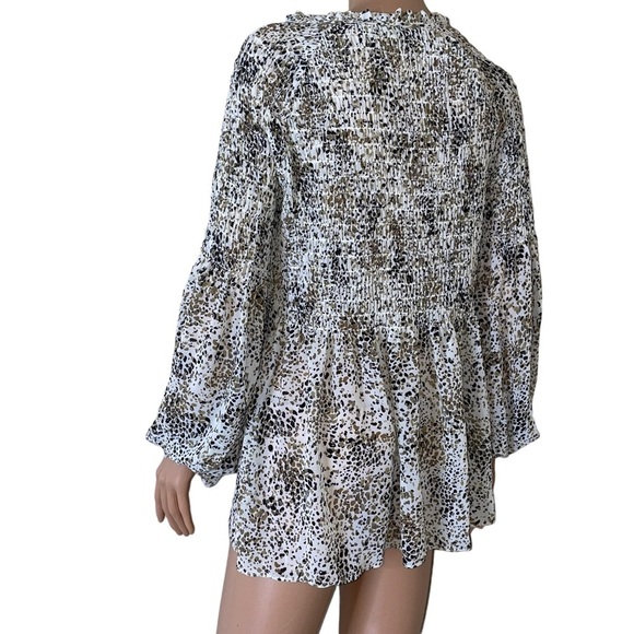 Rose + Olive blouse flowy bell sleeve cheetah animal print key hole neckline XL - Picture 10 of 11